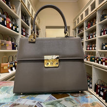 Load image into Gallery viewer, #Roma23 cm. 23 ON BASE