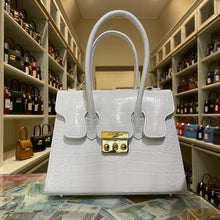 Load image into Gallery viewer, #Milano23 cm. 23 ON BASE
